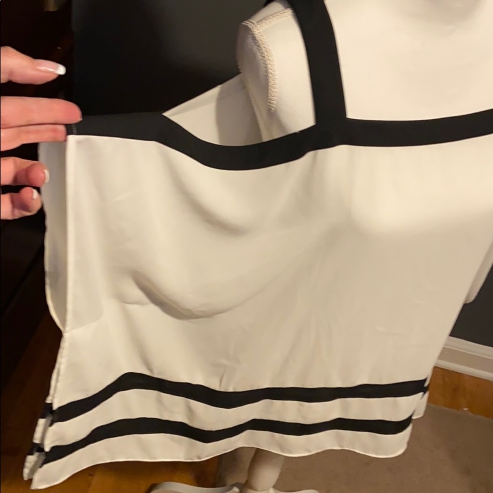 Cold Shoulder Top - Picture 4 of 5